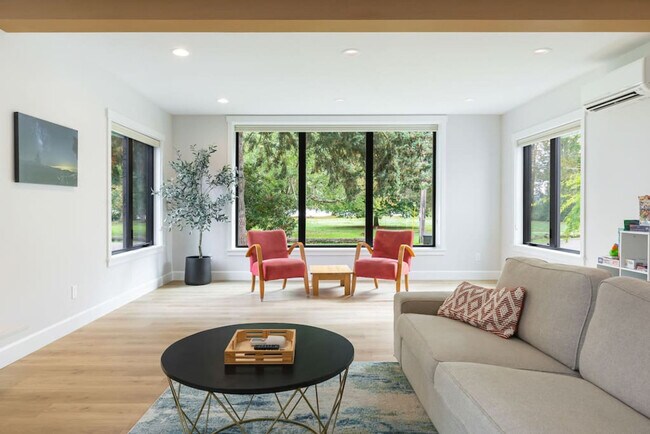 Foto del edificio - 9047 51st Ave NE