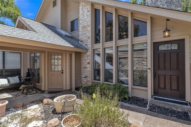 Building Photo - 6007 Gardenridge Hollow