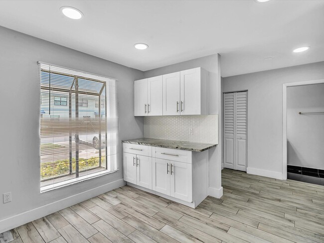 Foto del edificio - 9095 SW 21st Ct