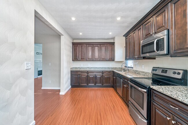 Foto del edificio - 1552 Fleetwood Ave