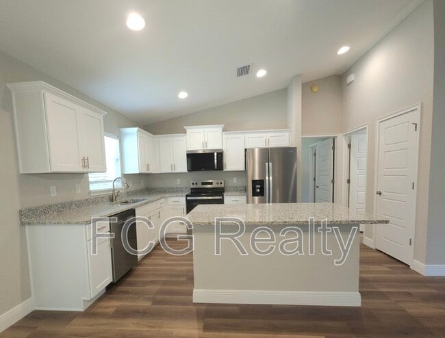 Building Photo - 9379 N Sandree Dr