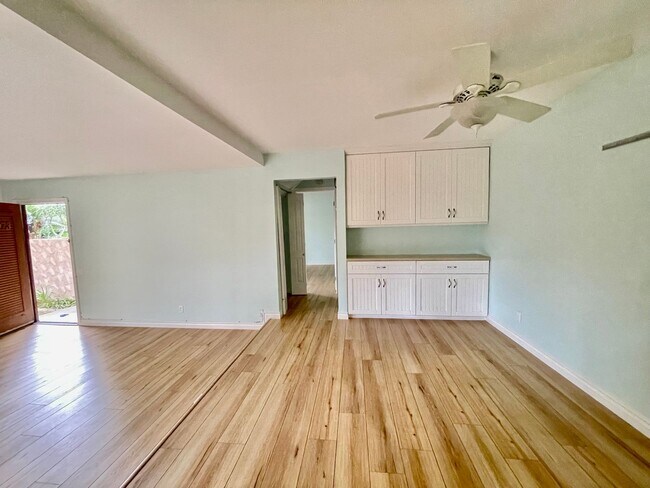 Foto del edificio - Beach-Close in Huntington Beach 1 Bedroom