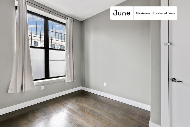 Foto del edificio - Room in Shared 4 bed/2 bath home in Crown Heights