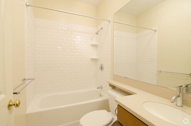 Building Photo - 406 Marlborough St