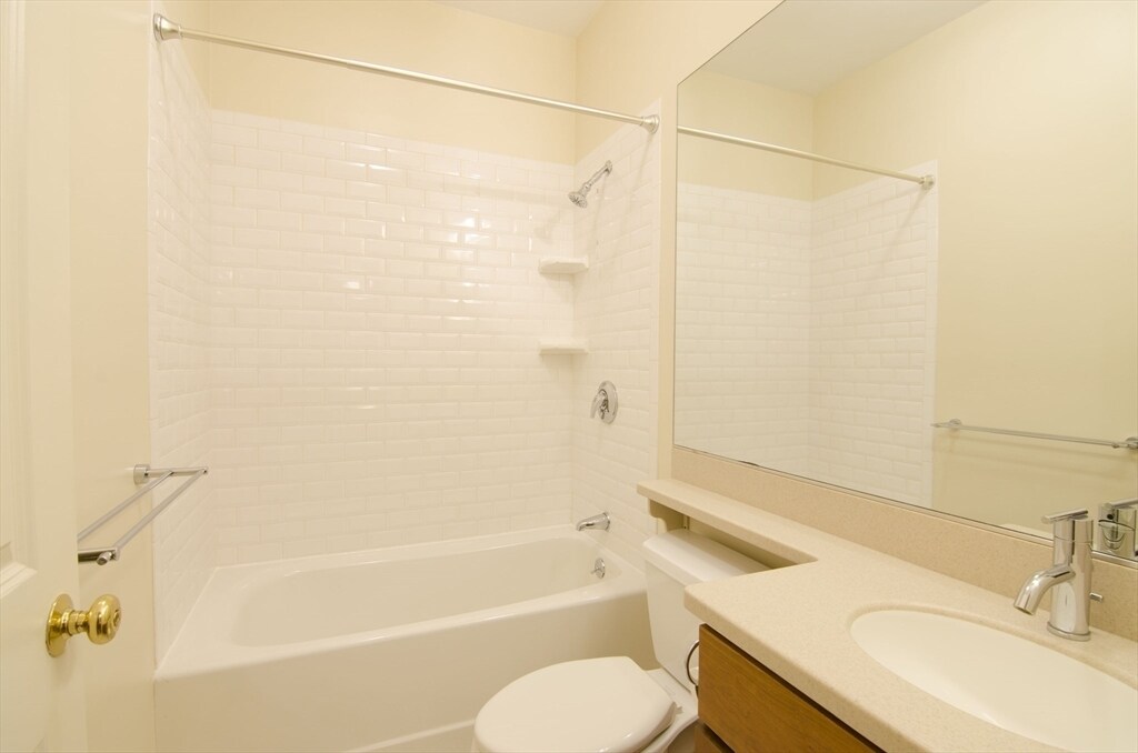 Primary Photo - 406 Marlborough St