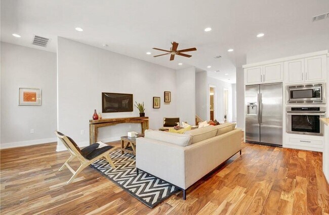 Foto del edificio - 1208 Kinney Ave