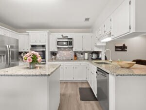 Foto del edificio - 211 Colony Park Dr