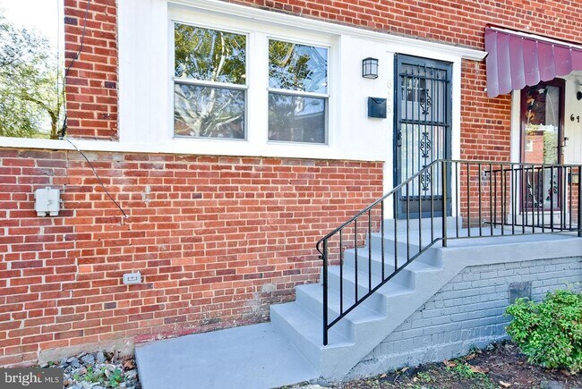 Foto del edificio - 615 Galveston Pl SE