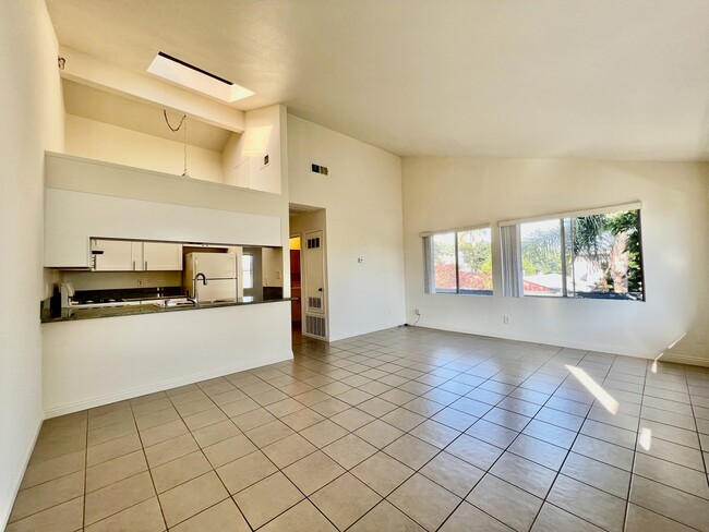 Building Photo - 5047 Muir Ave