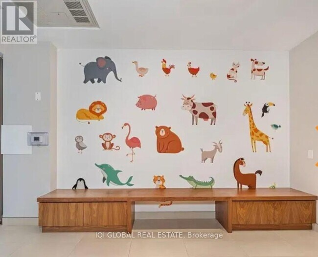 Building Photo - 8 Olympic Gdn Dr