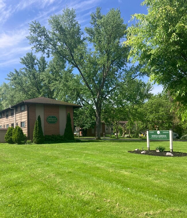 Seneca Gardens - Seneca Gardens Apartment
