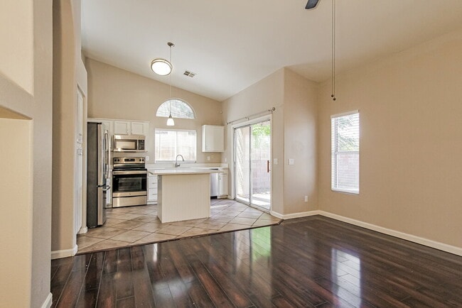 Building Photo - 14823 W Dovestar Dr