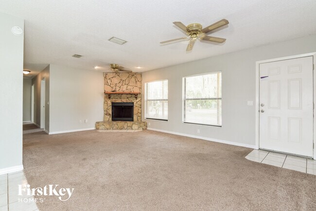 Building Photo - 9412 Pineridge Ave