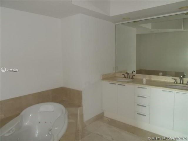 Foto del edificio - ONE FIFTY ONE AT BISCAYNE CONDO