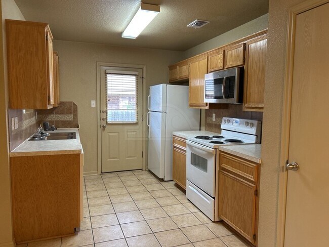 Foto del edificio - 1305 Chips Dr