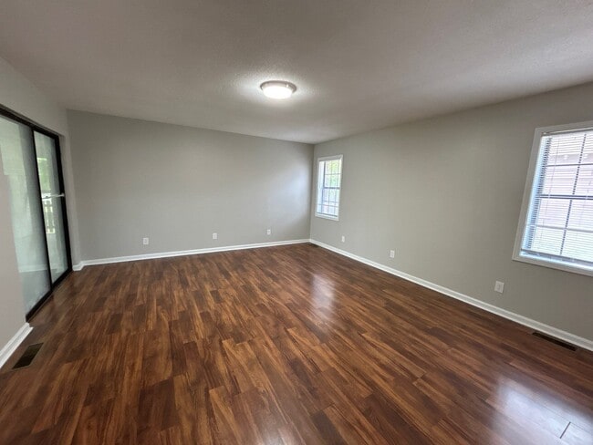 Building Photo - 19 Grove Ave