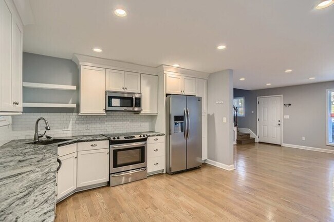 Foto del edificio - 1026 Chelsea Dr, Goodlettsville, TN, 37072