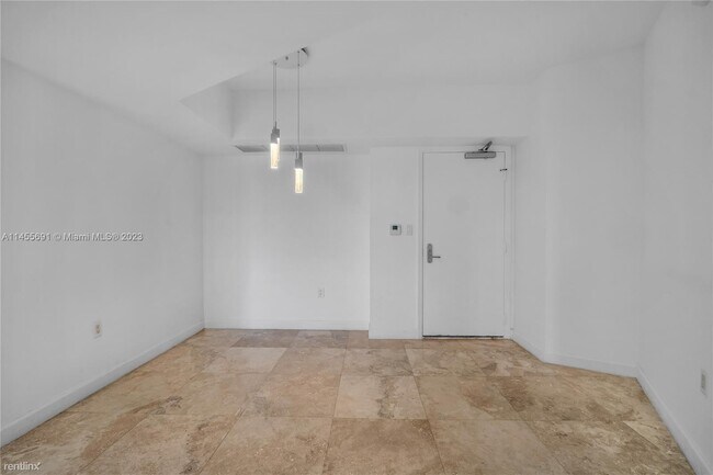 Building Photo - 2 br, 2 bath Condo - 19900 E Country Club ...