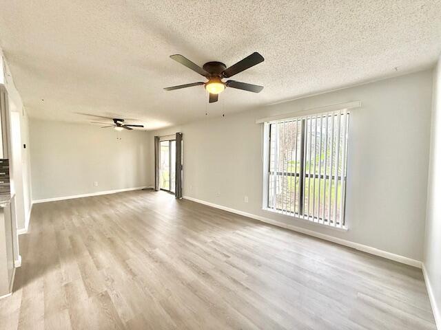 Foto del edificio - 308 Miracle Strip Pkwy