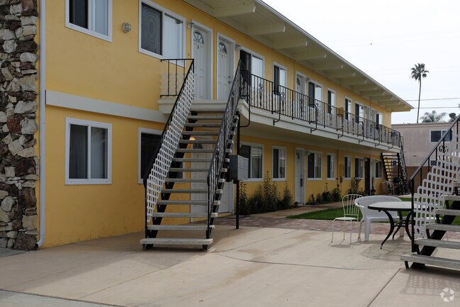 Foto del edificio - 4843-4851 Niagara Ave