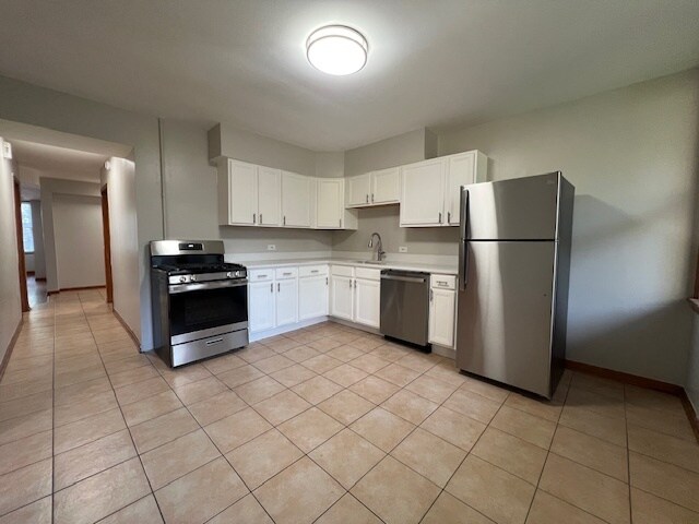 Primary Photo - 3905 W Schubert Ave