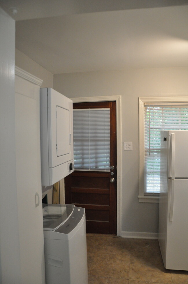 Washer Dryer - 1025 Bellevue Pl