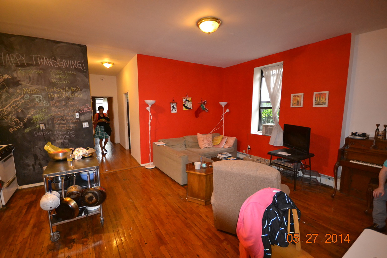Foto principal - 203 Bridge St