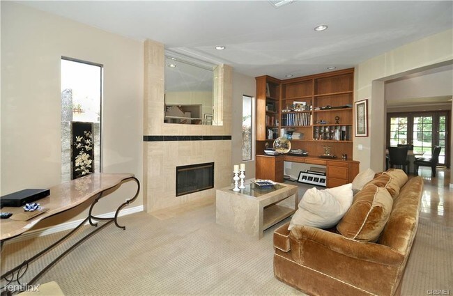 Building Photo - 4 br, 3.5 bath House - 4130 Vicasa Dr