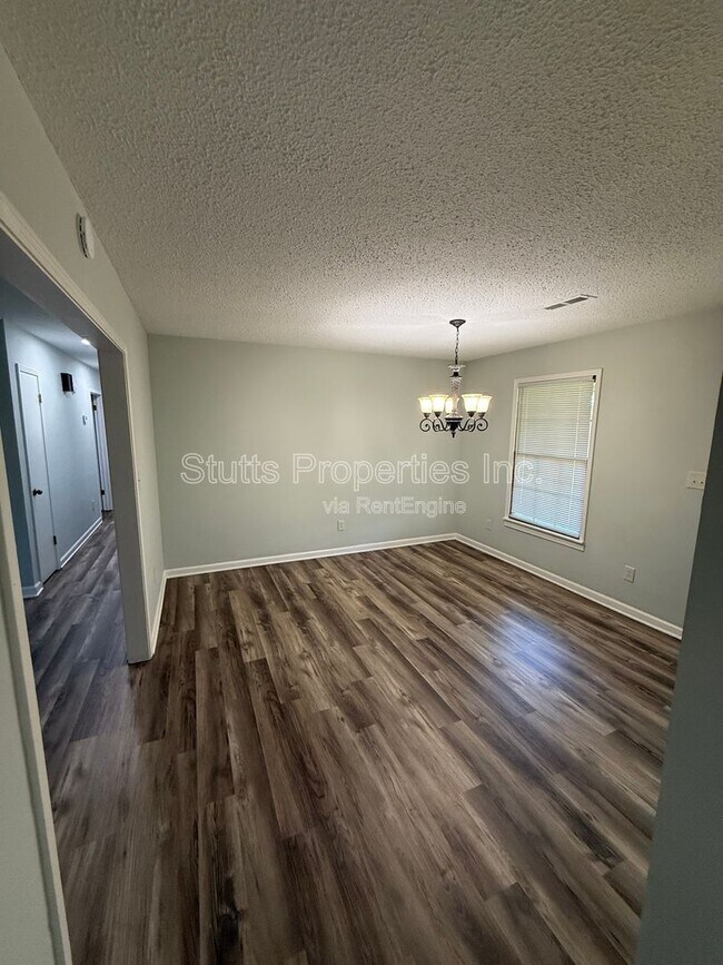 Foto del edificio - 913 Waverly Ave