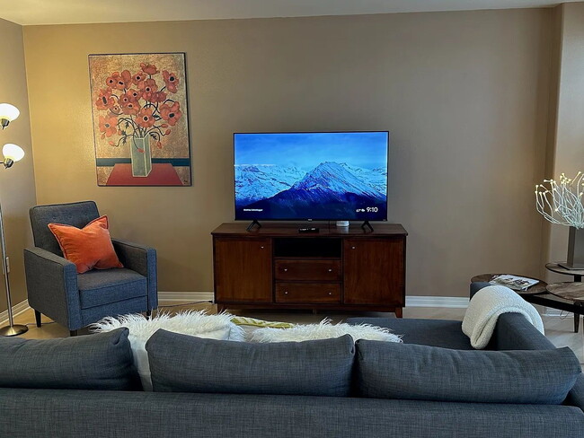 Building Photo - "Chic 1-Bedroom Retreat in the Heart of San Diego’s Little Italy – Perfect Urban Living!"