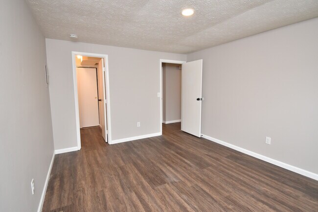 Building Photo - 519 Ross Ave