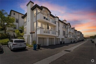 Building Photo - 30902 Club House Dr