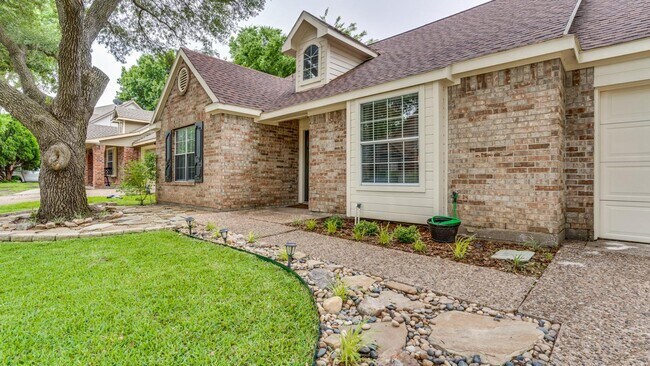 Foto del edificio - 506 Glenn Ln