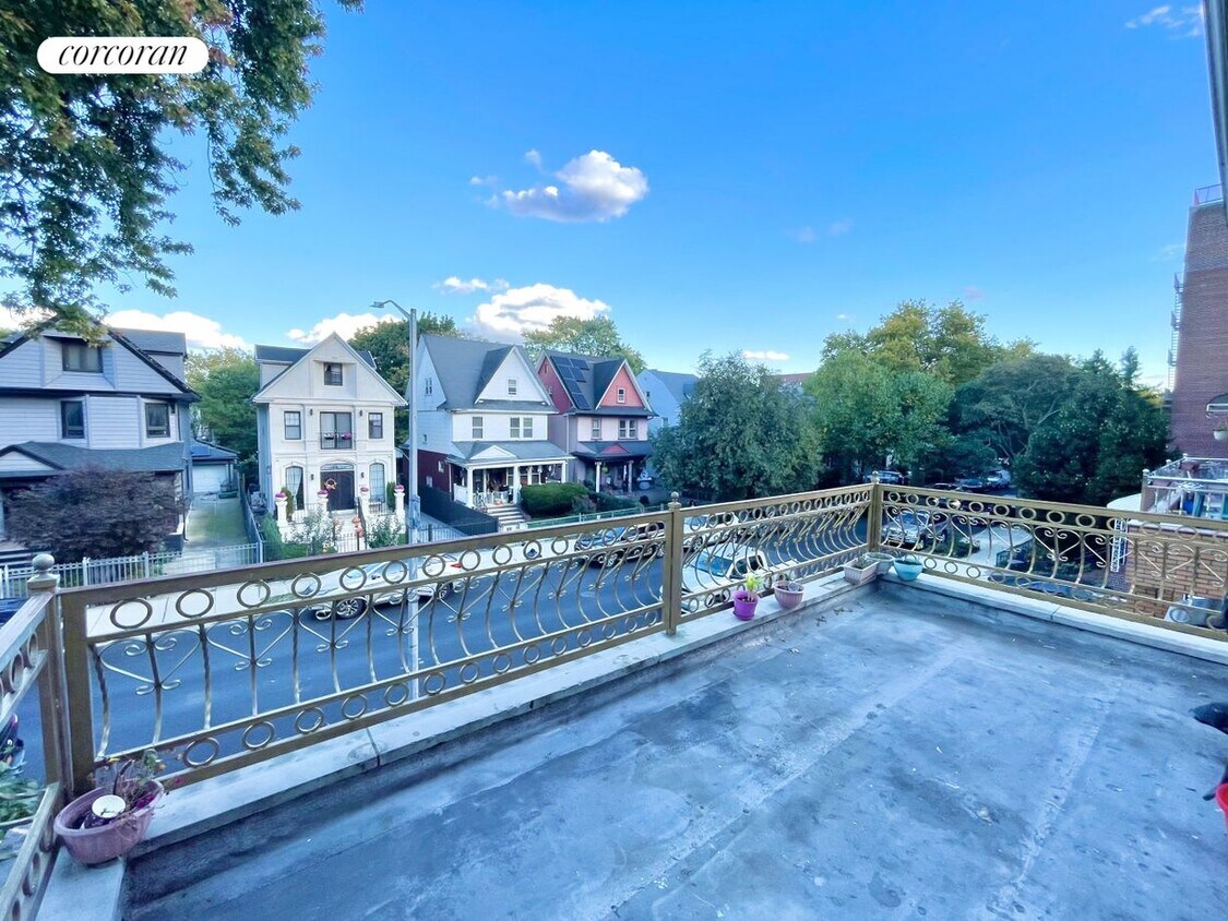 Foto principal - 402 E 8th St
