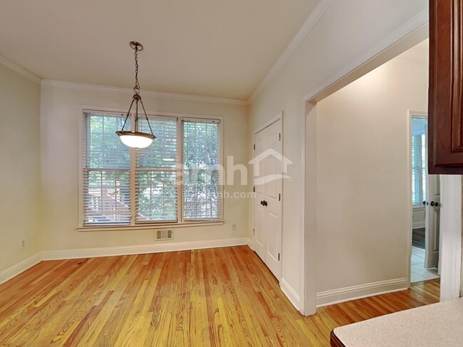 Building Photo - 956 Chippewa Oak Dr
