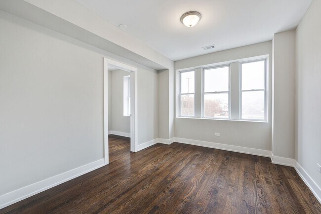 Foto del edificio - 3043 W 39th Pl