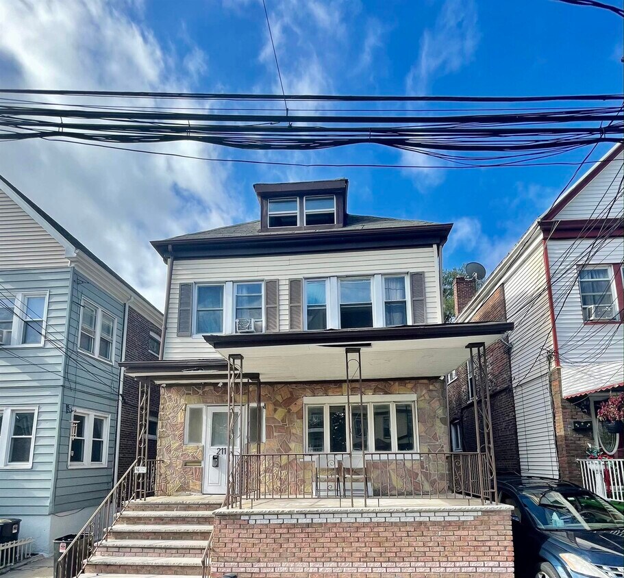211 Van Nostrand Ave, Jersey City, NJ 07305 House Rental in Jersey