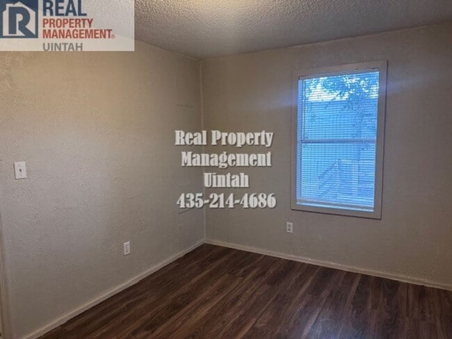 Building Photo - Cute 2 Bedroom, 1 Bathroom Trailer Home.