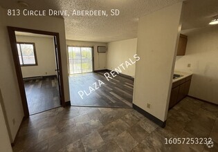 Building Photo - 307 11th Ave NW