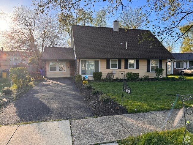 Building Photo - 129 Pheasant Ln