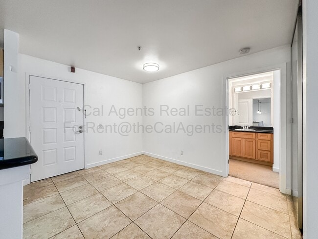 Foto del edificio - 6400 Christie Ave