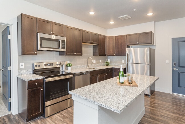 Building Photo - Marq at Monument Ridge