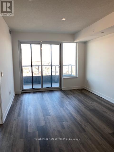 Photo du bâtiment - 1480 Bayly St