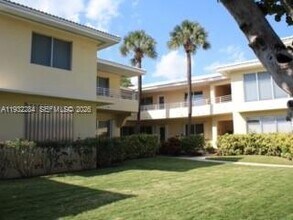 Building Photo - 80 Park Dr