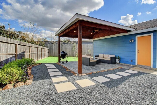 Foto del edificio - 1018 Hillstar St