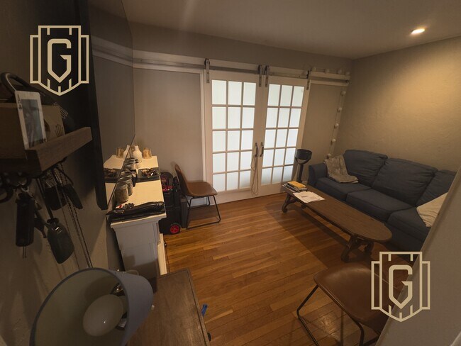 Foto del edificio - 304 Spring Street Ext