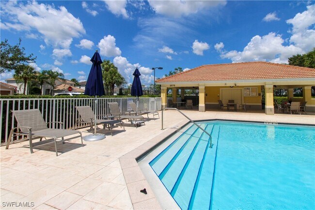 Foto del edificio - 2213 Avocado Ln