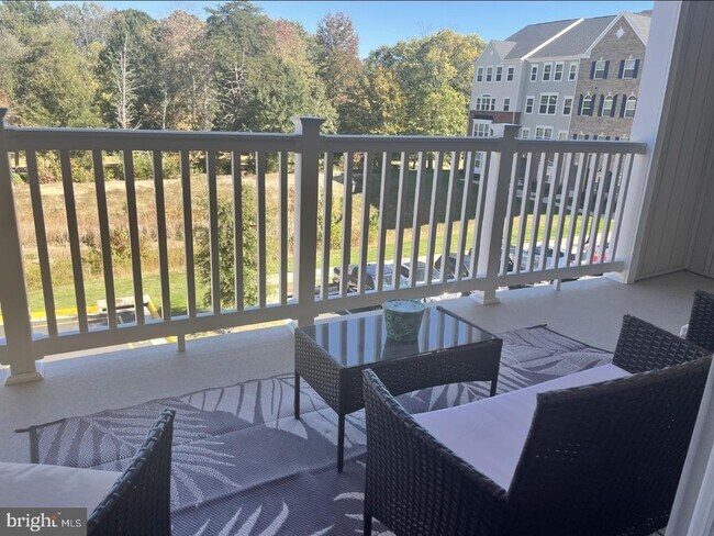 Foto del edificio - 7977 Independence Dr