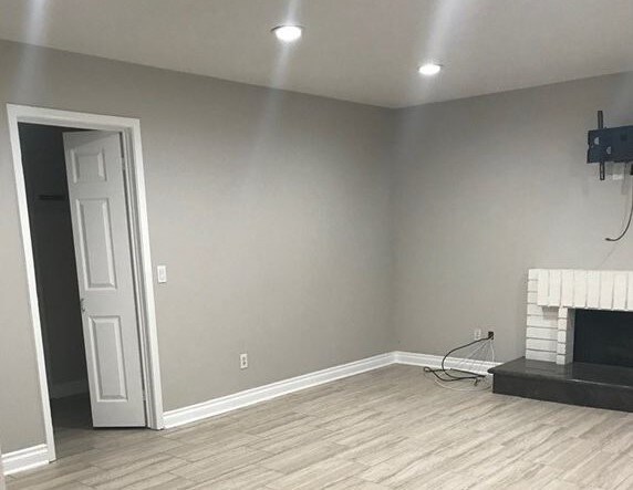 Primary Photo - 9513 Sunflower St