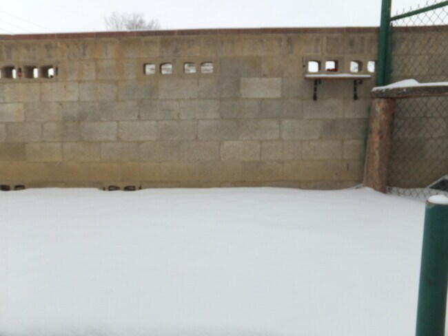 Foto del edificio - 698 Ridge Ave